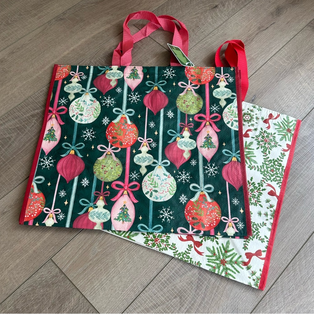 Homegoods TJMaxx Marshalls Bow Snowflake & Ornament Bow Tote Bags (Set of 2)